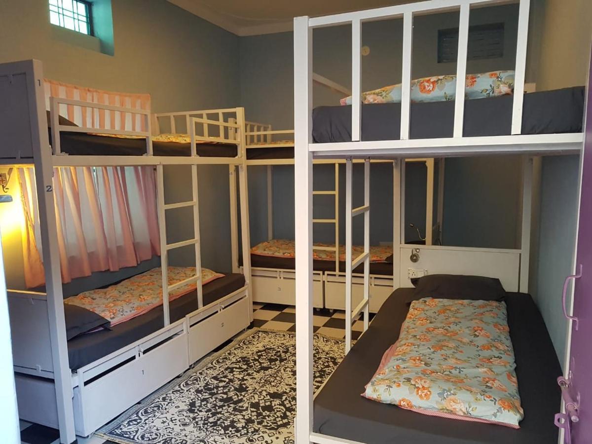 Gypsy Child Lake Hostel ウダイプル エクステリア 写真