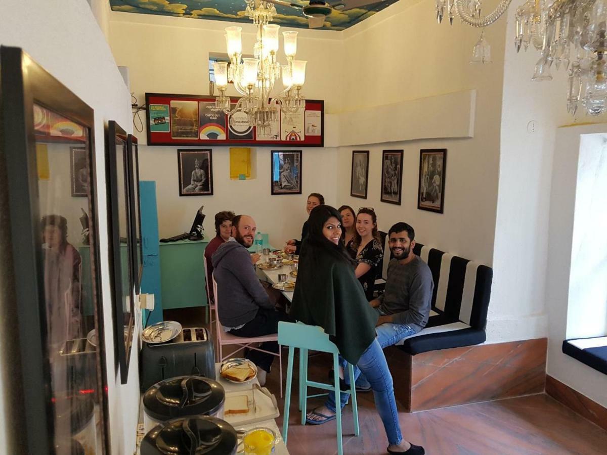 Gypsy Child Lake Hostel ウダイプル エクステリア 写真