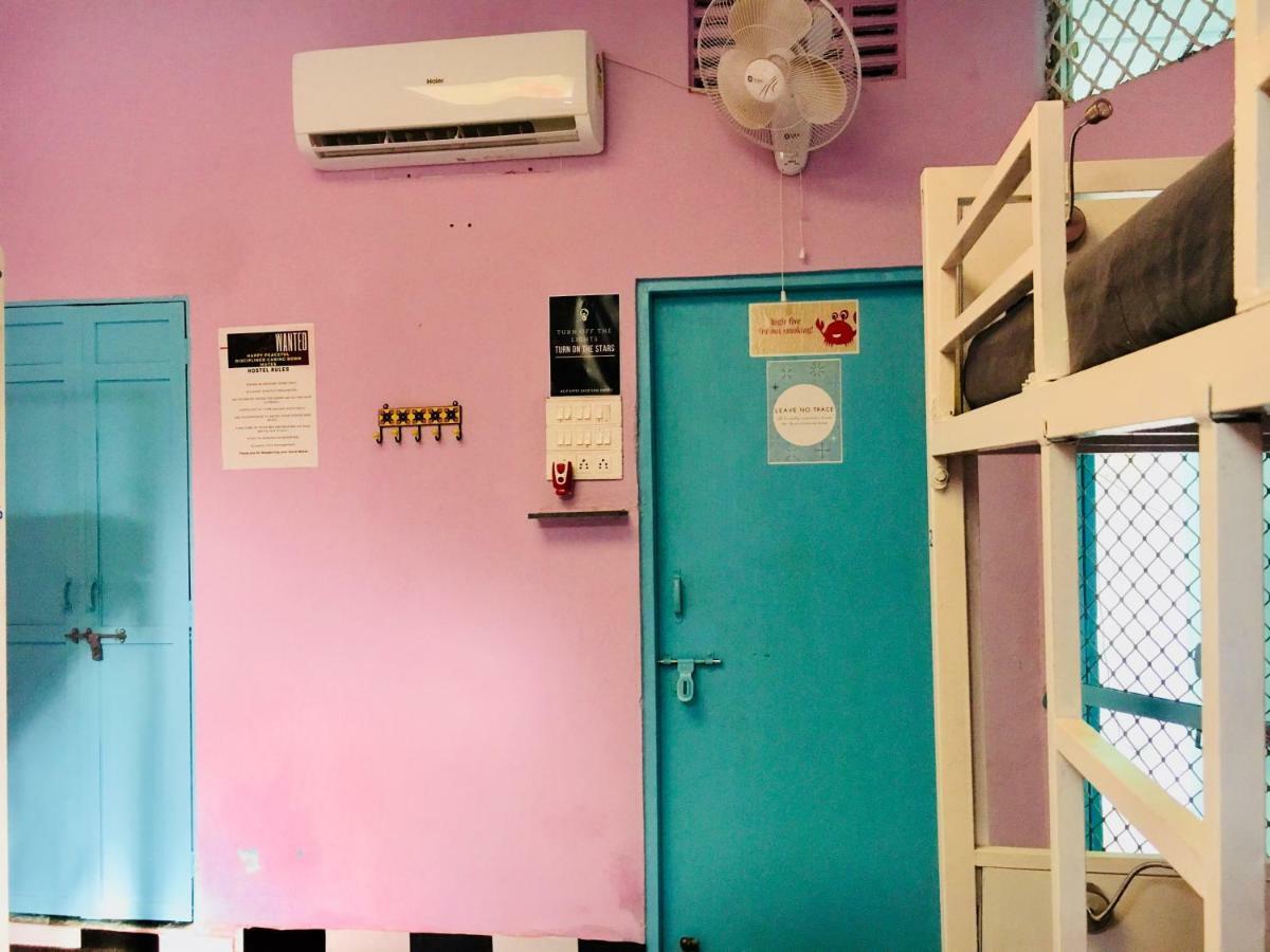 Gypsy Child Lake Hostel ウダイプル エクステリア 写真